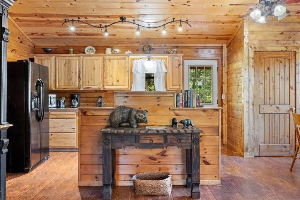 Misty Moonlight, Sleeps 4, Mountain Cabin Daire Broken Bow Dış mekan fotoğraf